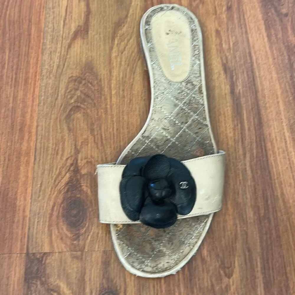CHANEL shoe flower